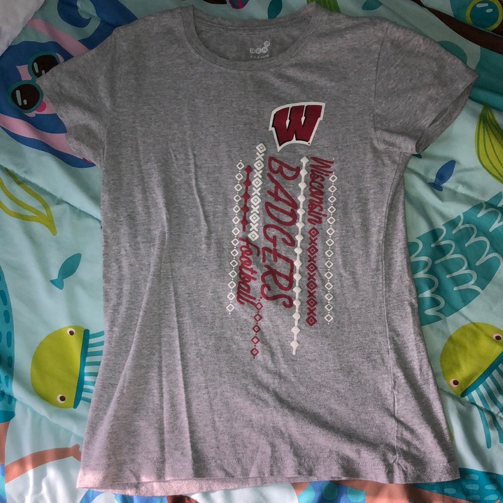 Wisconsin badgers football gray T-shirt